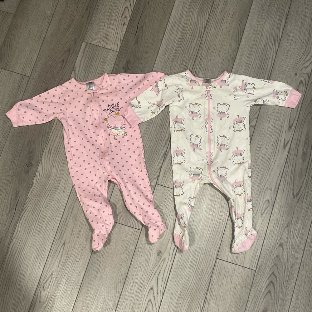 2 Gerber baby onesies...6-9mo.🧡